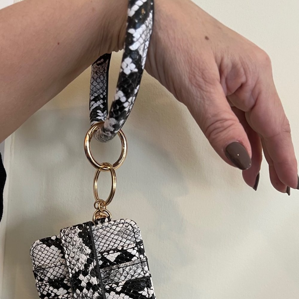 Black and White Faux Snakeskin Credit Card Keychain Bangle  NWOT